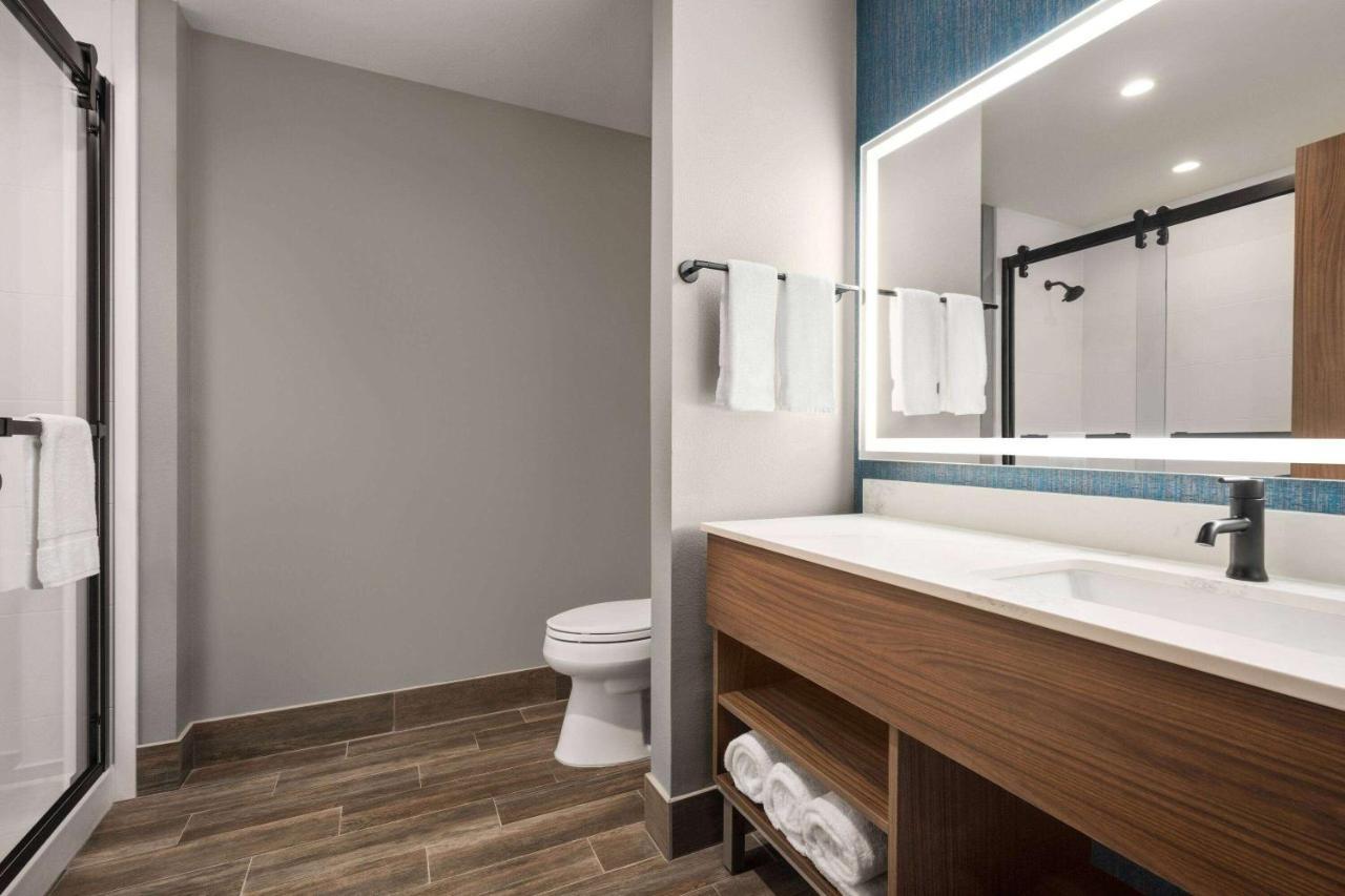 La Quinta Inn & Suites By Wyndham Del Rio Ngoại thất bức ảnh
