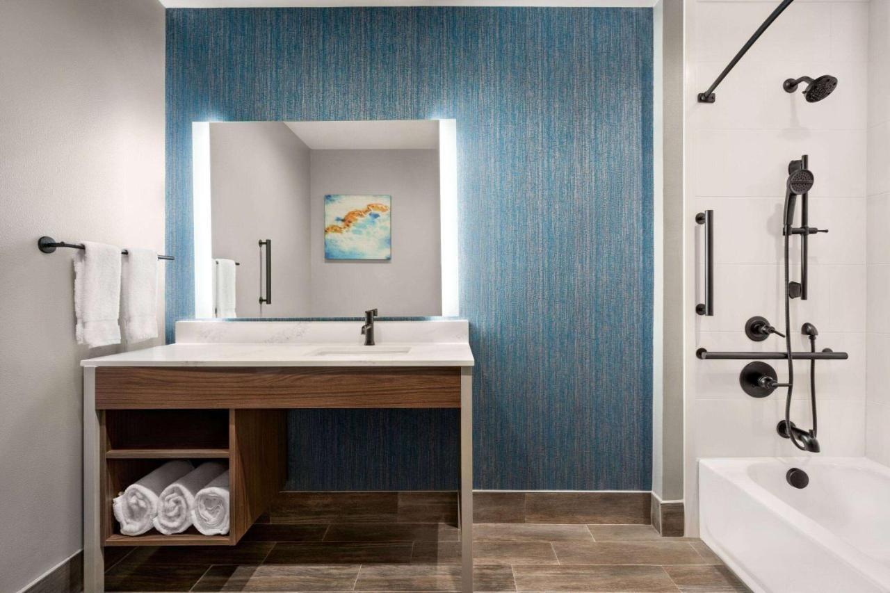 La Quinta Inn & Suites By Wyndham Del Rio Ngoại thất bức ảnh