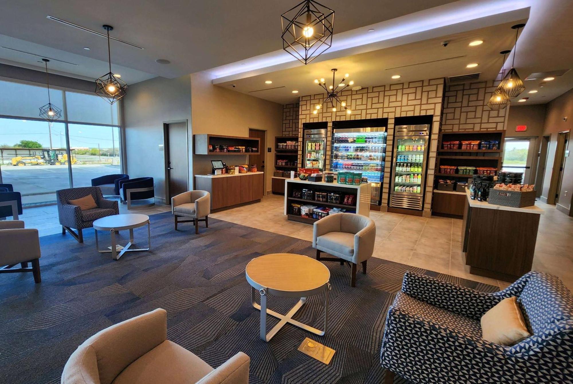 La Quinta Inn & Suites By Wyndham Del Rio Ngoại thất bức ảnh